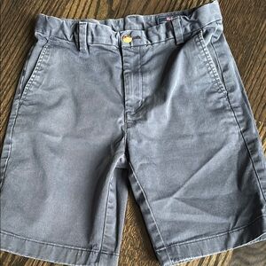 Boys Vineyard Vines Breaker shorts in navy blue size 10